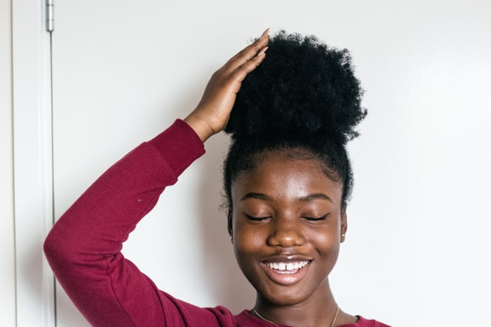 20 façons de prendre soin de vos cheveux afro texturés